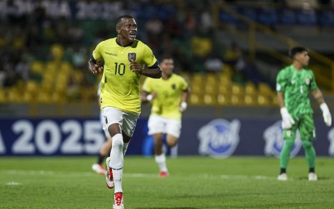 El extremo Justin Lerma es la referencia en el ataque de la Mini-Tri.