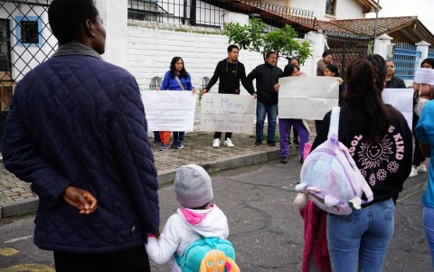 Los padres y madres de familia respaldaron a las educadoras.