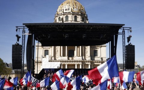 Concentración de apoyo a la líder ultraderechista francesa Marine Le Pen, en contra de la sentencia que la inhabilita durante cinco años.