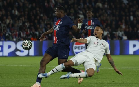 El ecuatoriano Willian Pacho se alista para ser titular en la defensa parisina.