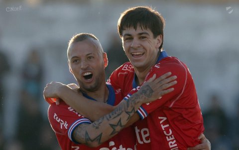 El atacante Nicolás López (i) es una de las referencias en el ataque de Nacional.