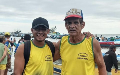 Acuña de la Rosa (i) y Ante durante la premiación.