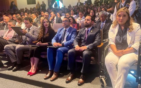 Los seis asambleístas electos por Azuay recibieron sus credenciales por parte del CNE.