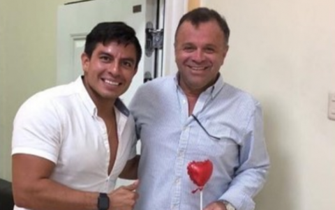 Luis Enrique Jairala Zunino es uno de los exfuncionarios del Hospital Teodoro Maldonado que será enjuiciado por delincuencia organizada. En la foto aparece unto con Daniel Salcedo.