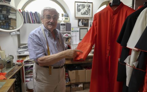 La tienda de Raniero Mancinelli en el barrio del Borgo, al lado del Vaticano, el 24 de agosto de 2022.