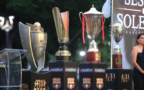 Trofeos de Barcelona SC que se exhibieron en el Parque Centenario.