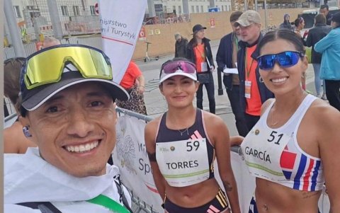 Andrés Chocho, Paula y Kimberly García entrenan en del mismo equipo.