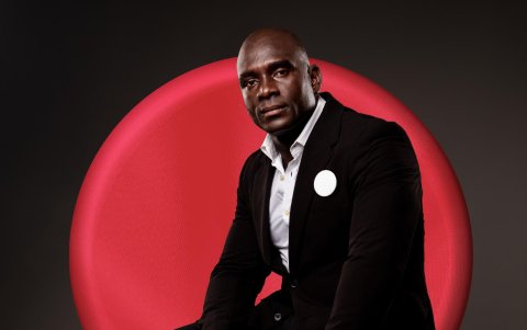 ¿Ya viste el pin de Segundo? Descubre el misterio detrás de su look.