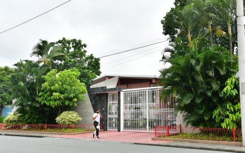 Debido al auge de la delincuencia, las casas tuvieron que erigir muros y cerramientos.