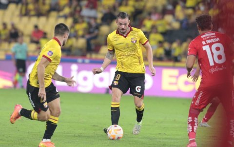 El delantero Octavio Rivero será una de las cartas ofensivas del Ídolo ante Universidad Católica.