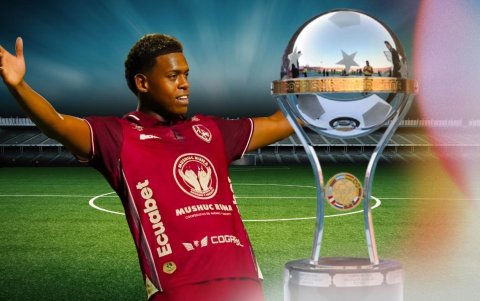 Elián Caicedo ofensivo de Mushuc Runa en la Copa Sudamericana.