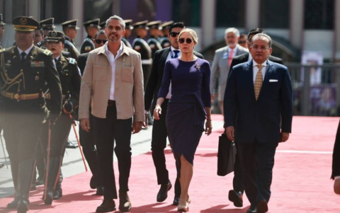 El exabrupto de Alfredo Serrano (derecha) en la Asamblea quedó registrado en la transmisión en vivo.