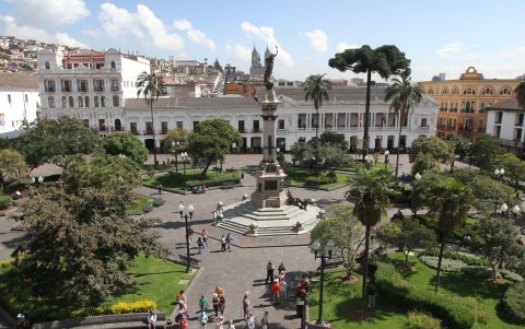 La estación de la Plaza Chica es la puerta de ingreso a los hitos turísticos de la urbe, como la Plaza Grande, Carondelet y las iglesias patrimoniales.