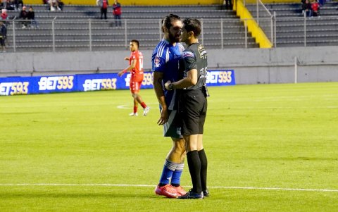 El delantero Facundo Castelli fue expulsado por doble amonestación en la derrota del Bombillo 2.0 ante El Nacional.