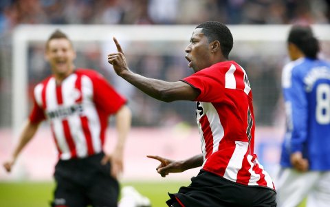 Edison Méndez hizo el primer gol ecuatoriano en la Champions con el PSV de Países Bajos.