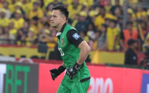 Gonzalo Valle debutó tras la lesión de Galíndez .