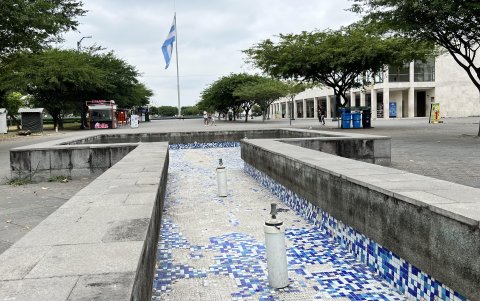 Ambiente. Expertos señalan que los elementos acuáticos reducen el efecto del calor urbano; su eficacia en la disminución de la temperatura radicaría en la circulación del agua.