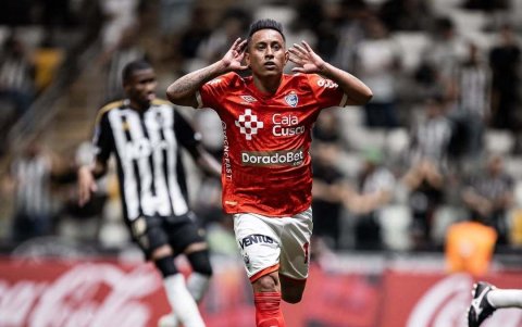 Christian Cueva tiene contrato vigente con Cienciano.