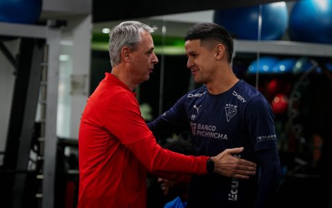 Tiago Nunes ya tuvo sus primeras sesiones de trabajo con los jugadores albos.