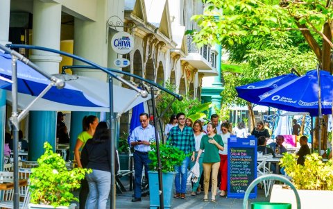 La calle Panamá es uno de los polos de crecimiento turístico por los que apuesta el Cabildo porteño.
