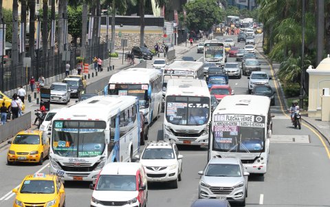Tarifa del pasaje en Guayaquil reabre debate sobre calidad del transporte público