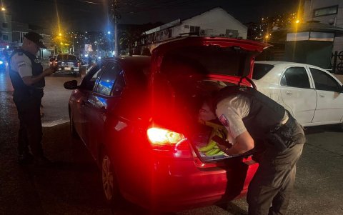 Más de 100 autos y motos fueron retirados de circulación durante los operativos conjuntos de la ATM y la Policía Nacional en el marco del toque de queda.