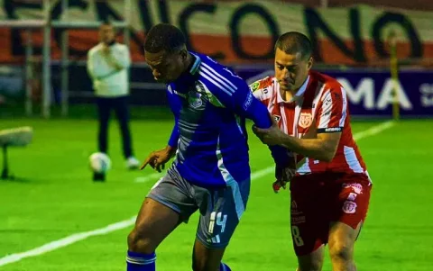 Técnico Universitario y Emelec en la fecha 10 de LigaPro 2026.