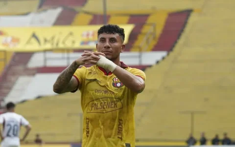 Joao Rojas enfrenta su momento más duro y pide oraciones antes de su cirugía