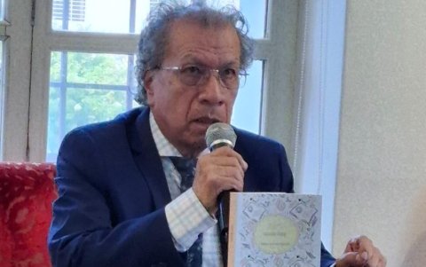Fabián Guerrero es poeta, escritor, docente universitario y doctor en Jurisprudencia por la Universidad Central del Ecuador.