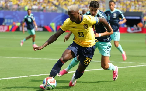 Moisés Caicedo dominó el mediocampo y condujo a Ecuador a los dieciseisavos de final del Mundial.
