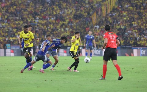 Emelec buscará romper su mala racha como local frente a Barcelona SC en el Clásico del Astillero 239.