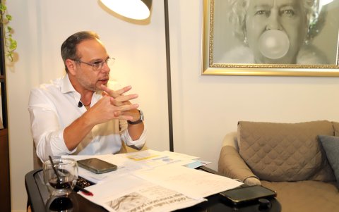 Andrés Roche es el precandidato del Partido Social Cristiano (PSC).