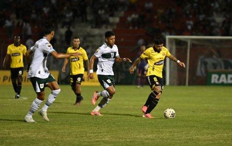 La infracción reglamentaria cambió el ambiente de celebración por incertidumbre en Barcelona SC.