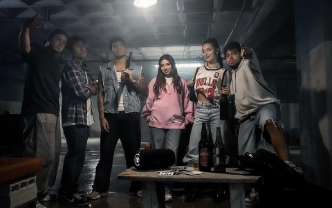 Buenos Amigos, largometraje ecuatoriano escrito y dirigido por Dwight Gregorich y producido por Karen Montero, llegó a las salas de cine el 1 de octubre.