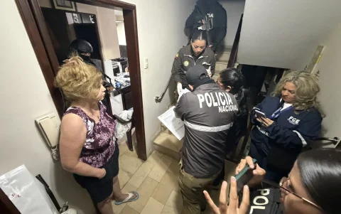 El ministro del Interior, John Reimberg, se pronunció después del operativo que dejó ocho detenidos por una presunta red de corrupción.