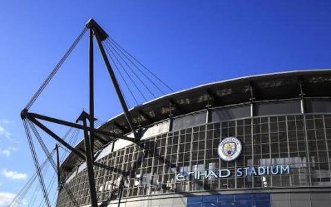 Las acusaciones contra el Manchester City están relacionadas con sus registros financieros y acuerdos comerciales durante un periodo de nueve años.