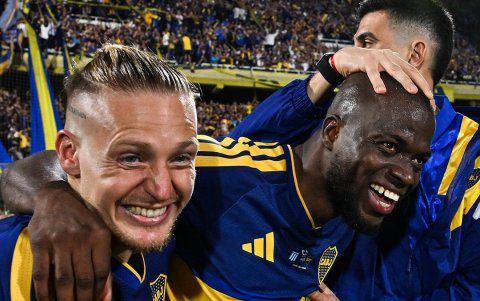 Enner Valencia ingresó en el segundo tiempo y recibió una impresionante ovación de los hinchas de Boca Juniors en La Bombonera.