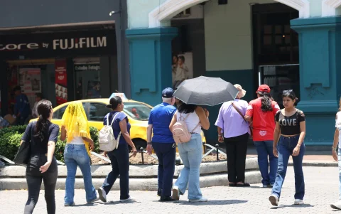 El calor también se hará sentir en Guayaquil durante este 9 de octubre, con temperaturas que podrían alcanzar los 32 °C, pese al cielo nublado y las lluvias previstas para la tarde.