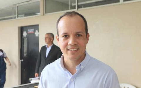 El celular entra al aula, pero se guarda en los casilleros