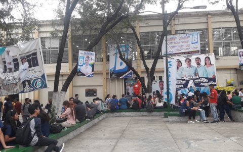 Una fiesta electoral se vive en la Universidad de Guayaquil.