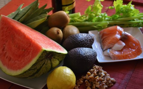 Empieza a consumir más frutas, verduras, frutos secos y alimentos ricos en Omega 3.