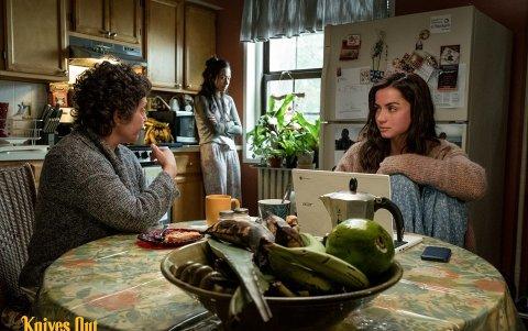 La actuación de la cubana Ana de Armas merece una mención especial.