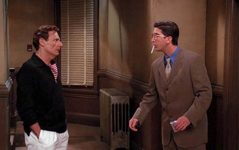 El actor junto a David Schwimmer, quien hacía el papel de Ross, su yerno en la serie 'Friends'.