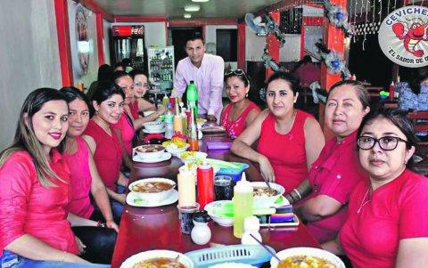Carlos Quipo invirtió su dinero en la compra de terrenos y en una cevichería.