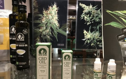 Venta. Aceites holandeses con cannabis se venden en Madrid.