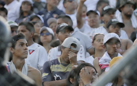 Algunos dejaron caer lágrimas luego de la derrota.