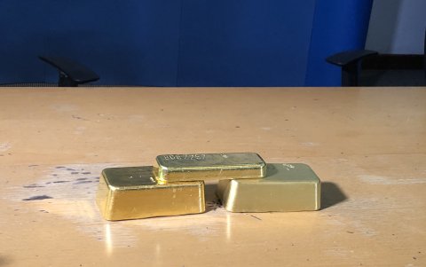El valor de los lingotes de oro, con pureza de 99,9 % que se muestran en la imagen, ascienden a $ 500.000.