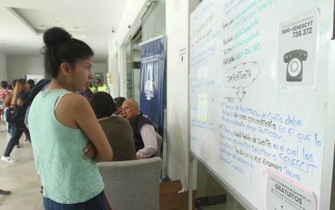 Los bachilleres aspiran a una calificación alta para acceder a un cupo.