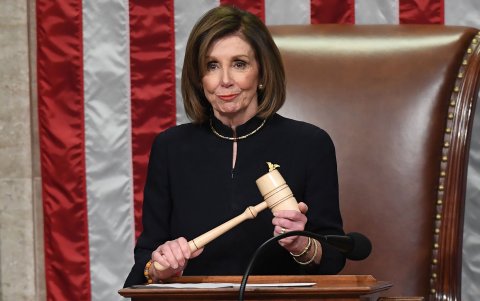 Nancy Pelosi presidió la sesión de la resolución 755.