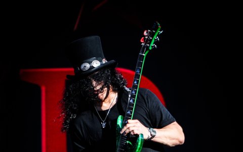 Slash, durante un concierto en París, Francia.